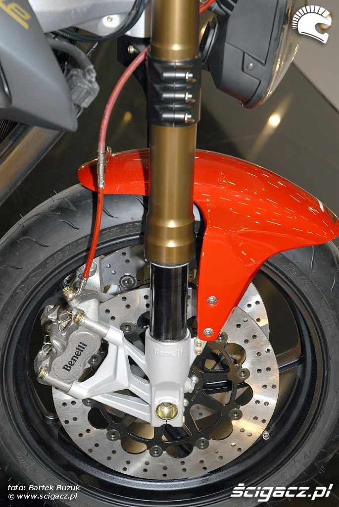 intermot Benelli modele czerwony 2007 27