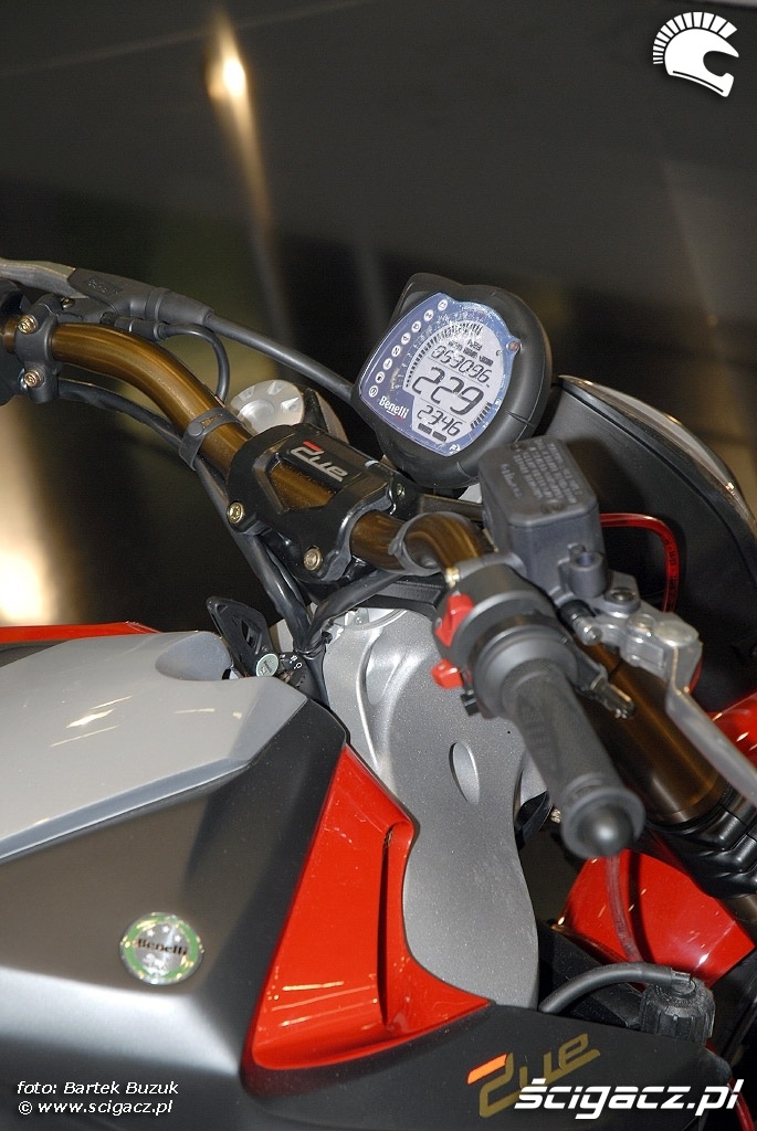 intermot Benelli modele czerwony 2007 29