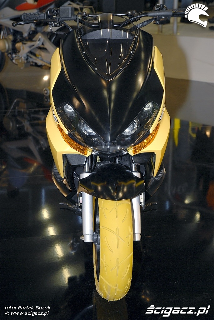 intermot Benelli modele zolty 2007 18