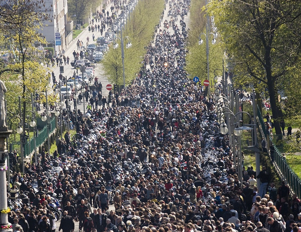 wjazd na blonie motocyklowa msza swieta zlot gwiazdzisty jasna gora 2009 a mg 0055 z