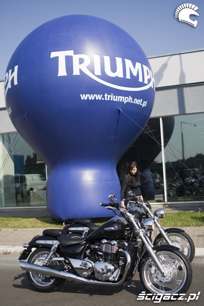 Triumph Thunderbird salon