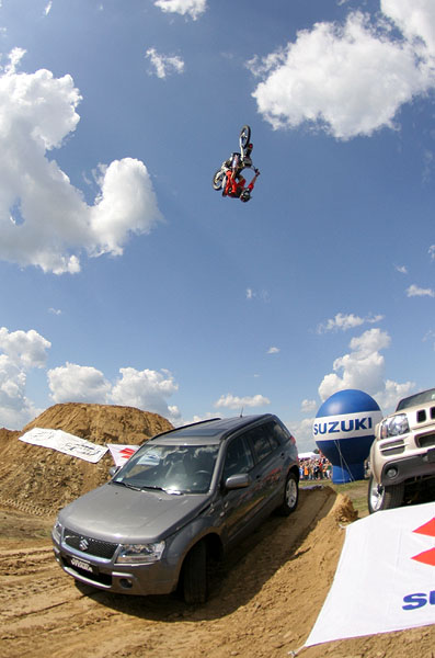 Bartek Oglaza Backflip1 foto www coyot net