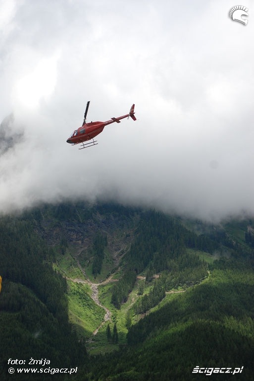 Helikopter w gorach