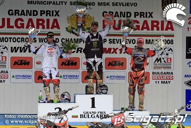 MX1 podium