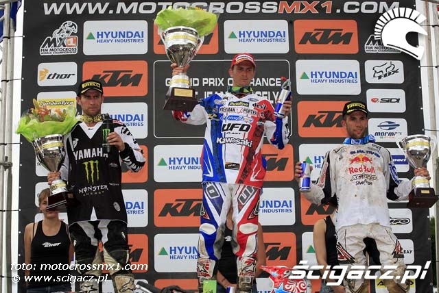 MX1 podium