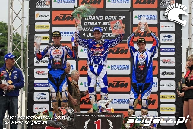 MX2 podium