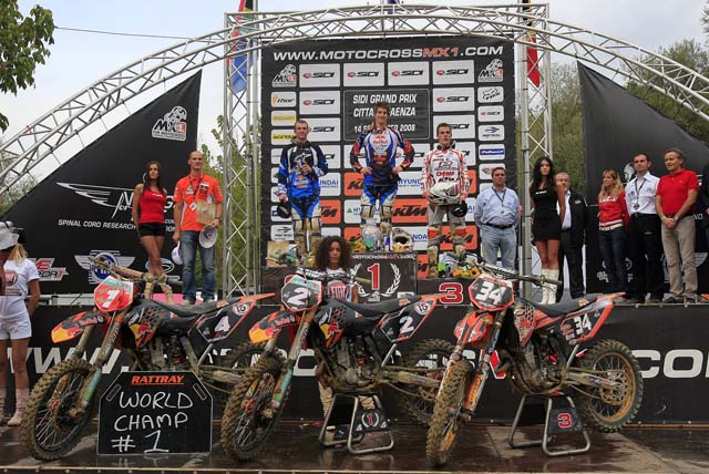 MX2 podium