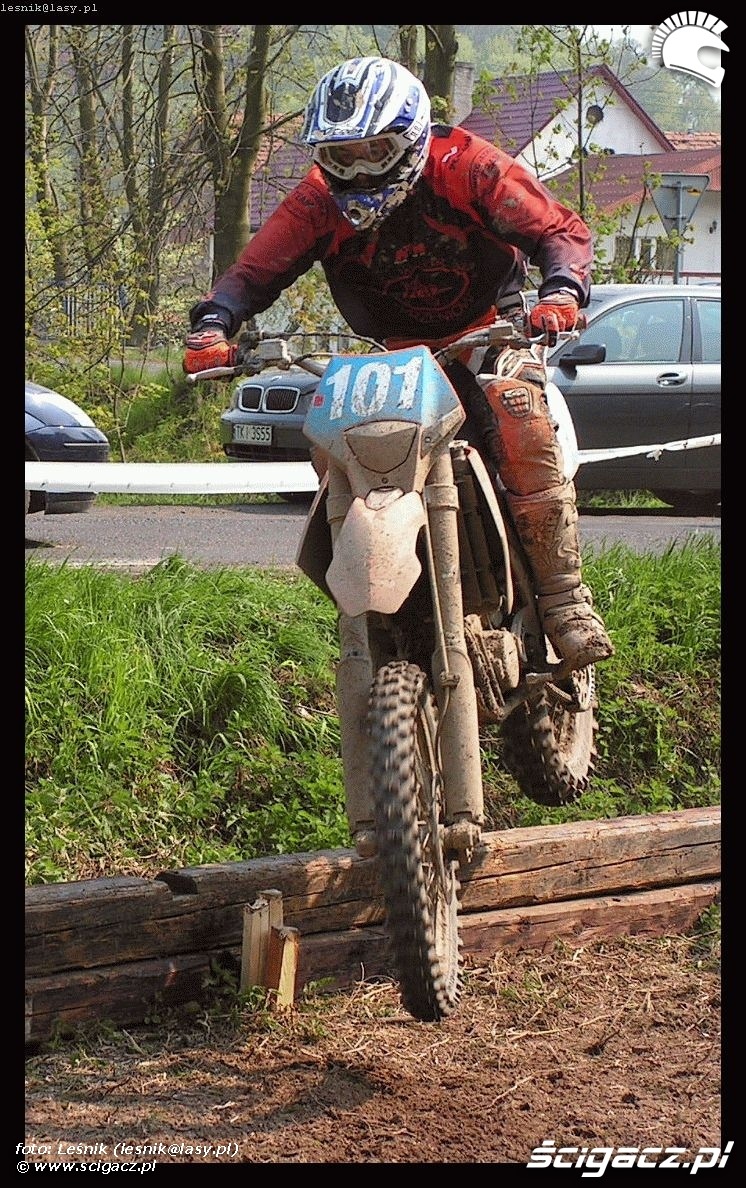 Enduro drzewo przeszkoda 027