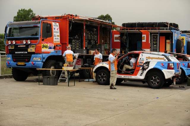 Woz naprawczy rajd dakar