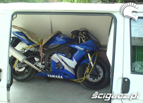 transport Yamaha R6