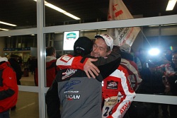 5 Rafal Sonik powitanie na lotnisku