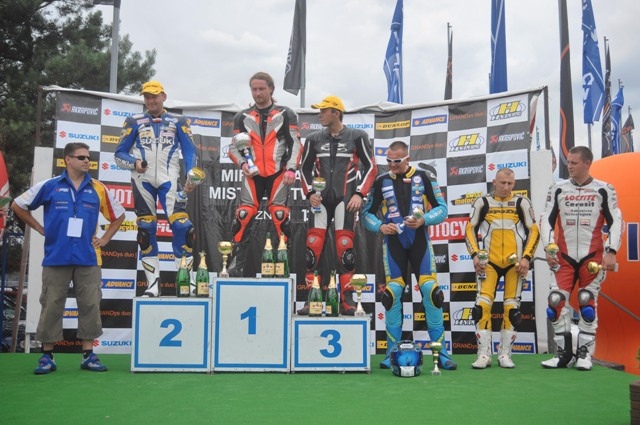 Suzuki GSX-R Cup lipiec podium2 klasa powyzej 600ccm foto Agencja Swiderek