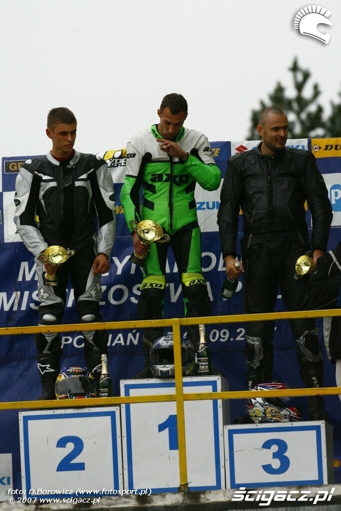 podium VI MMP
