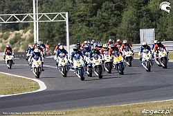 v runda wmmp poznan wyscig puchar gsxr f mg 0010 m