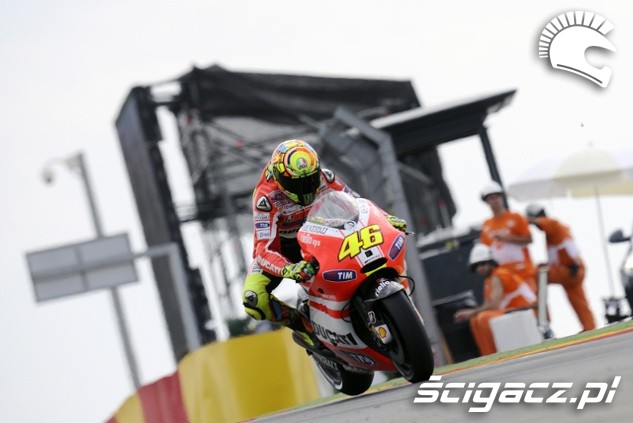 Rossi breaking