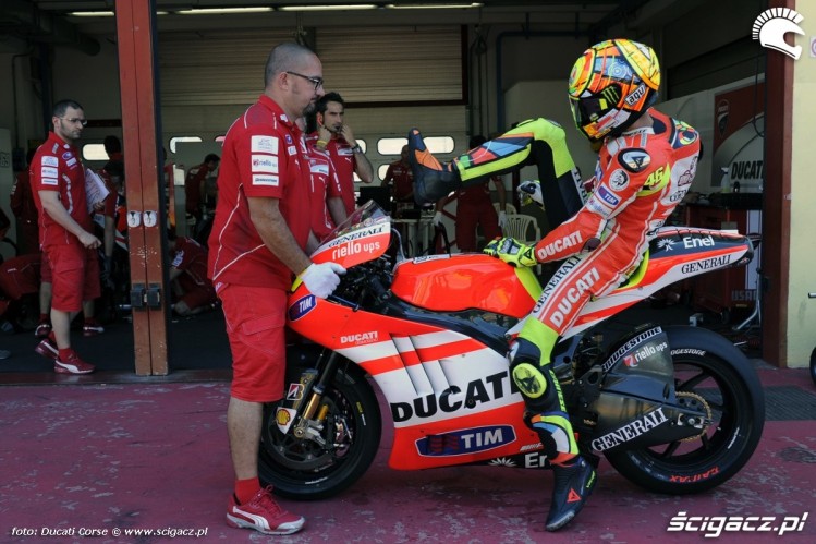 Ducati GP12 Valentino