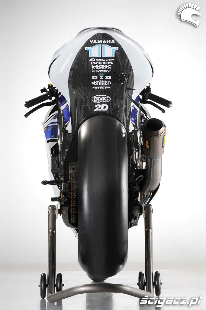 2012-yamaha-yzr-m1-tyl