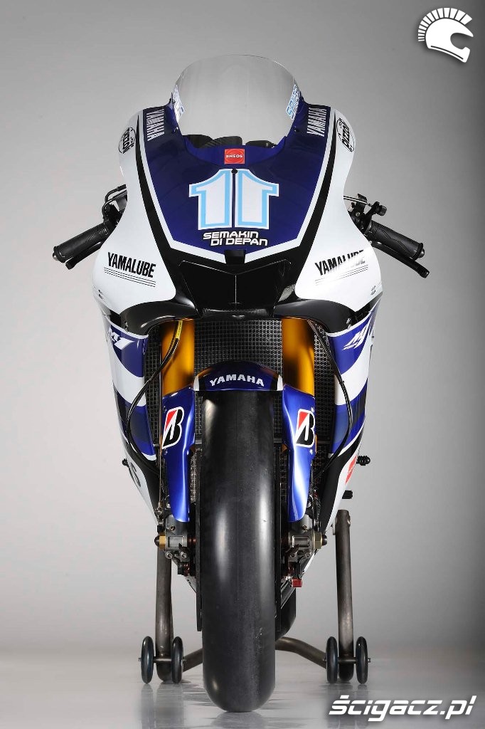 2012-yamaha-yzr-m1-z-przodu