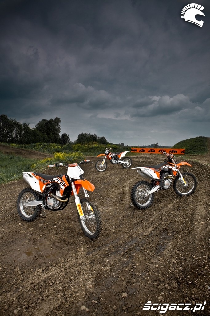 czterosuwowe trio KTM SX 2012