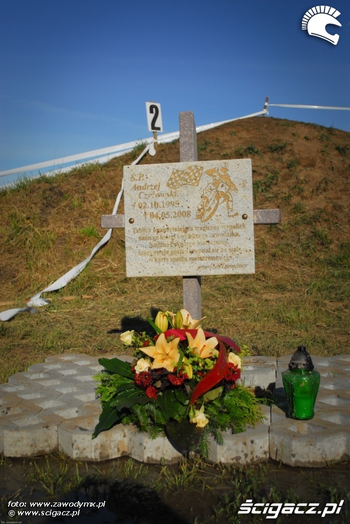 Memorial Czyzowskiego pomnik
