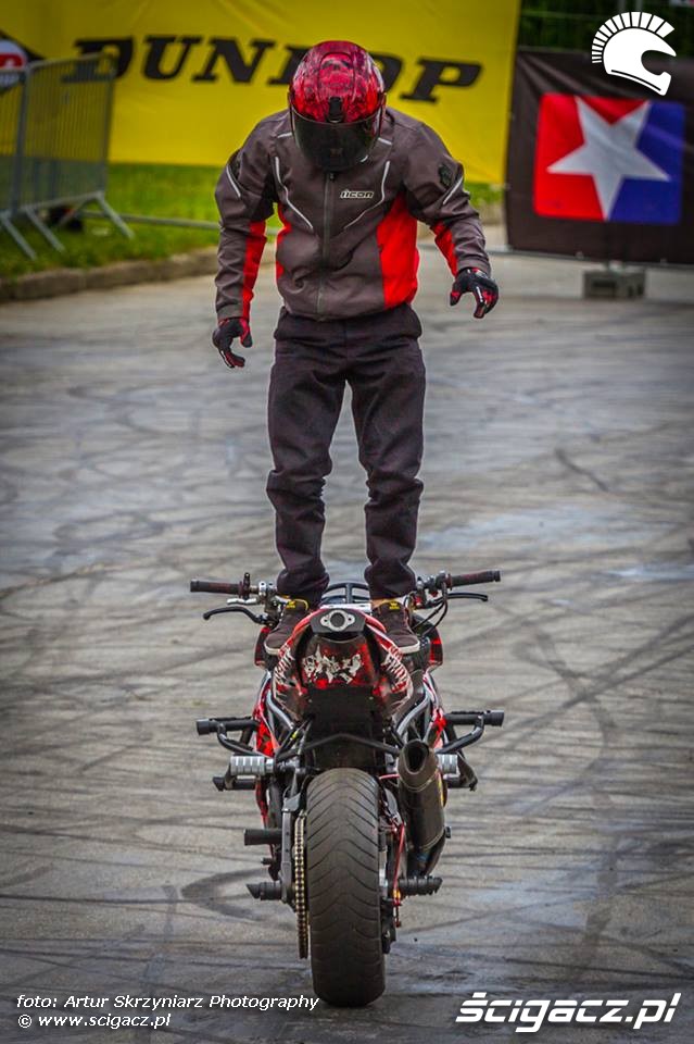 Korzen tylem Moto Show Bielawa Polish Stunt Cup 2015