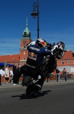 Chris Pfeiffer in Warsaw stunt show on old town