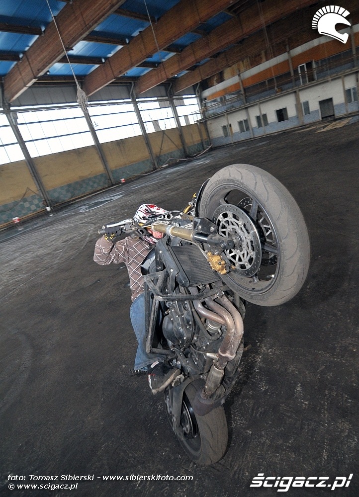 Stun ustawka na hali Triumph