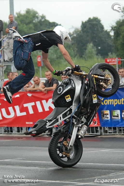 Lukasz FRS akrobacje na motocyklu