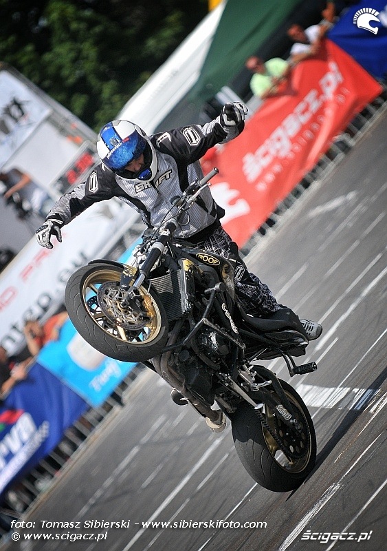 Triumph stunt