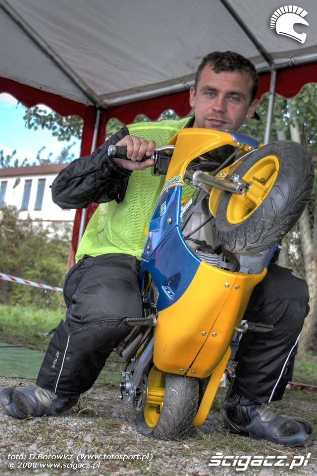 badyunior na minibike supermoto motocykle wrzesien radom 2008 f mg 8042