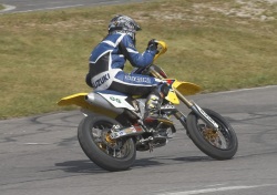 zawodnik supermoto b mg 0206