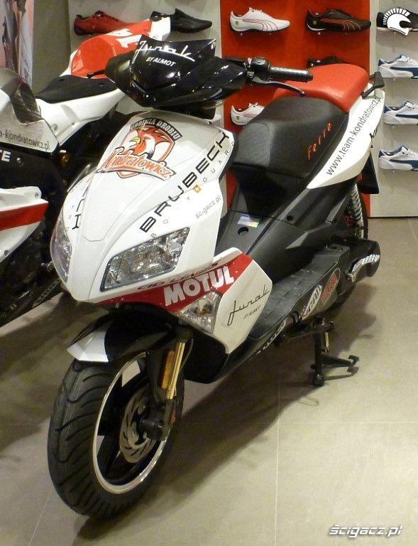 skuter Ferro 803