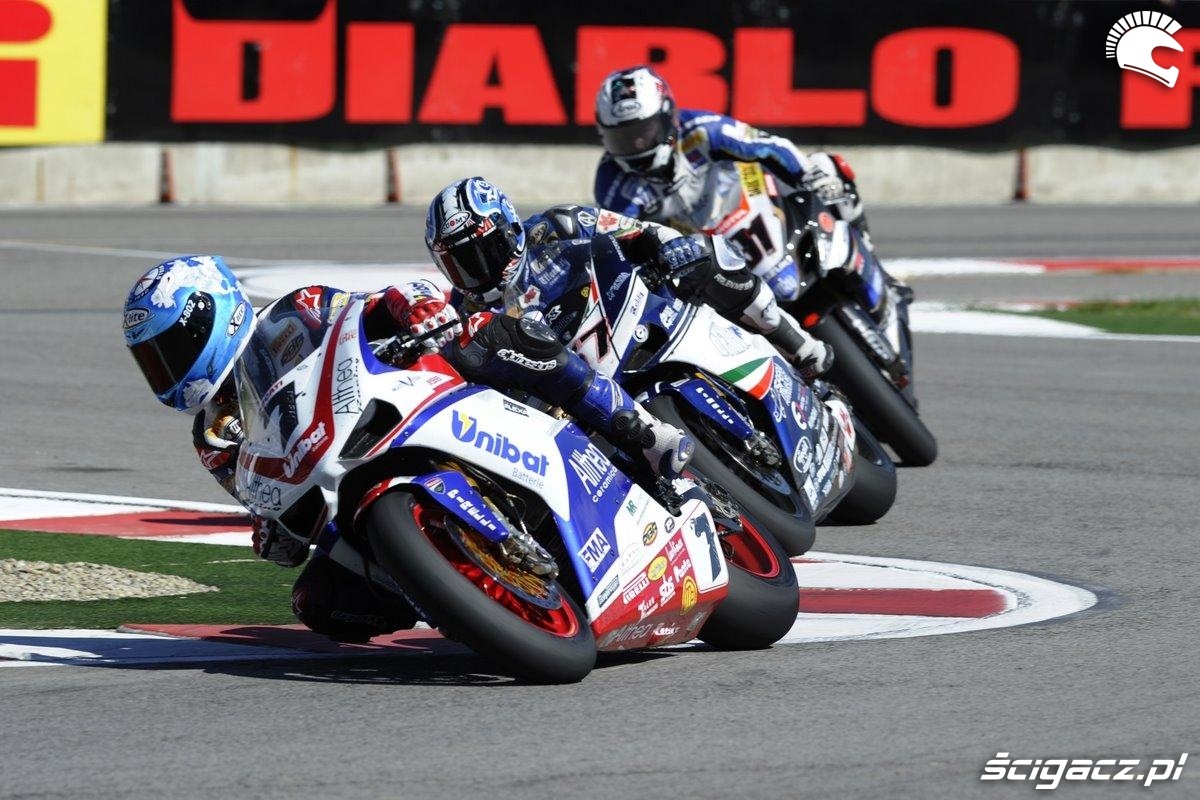 Carols Checa prowadzi Imola 2010