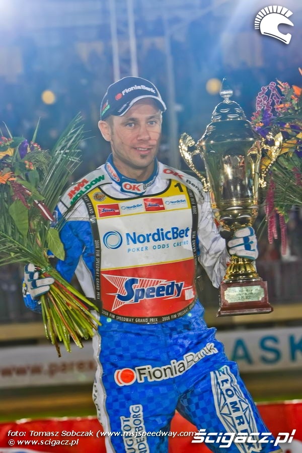 64 Niki Pedersen