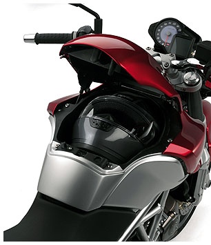 Aprilia Mana850-kask