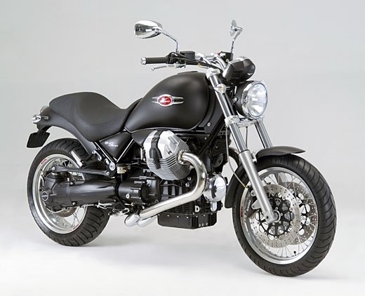 Moto Guzzi 940 Custom 2