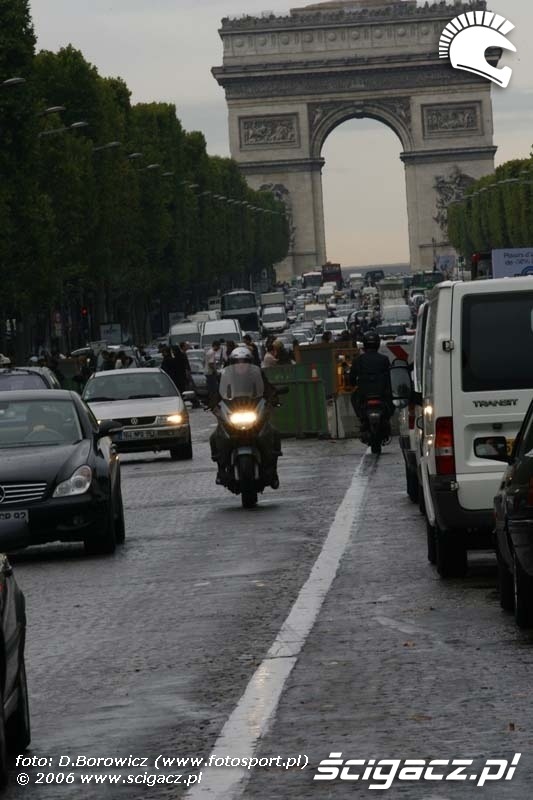 Paryskie motocykle luk triumfalny 123