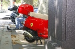 Paryskie motocykle czerwony kufer 001