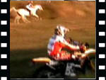 konie kontra motocykle - runda 3 clip