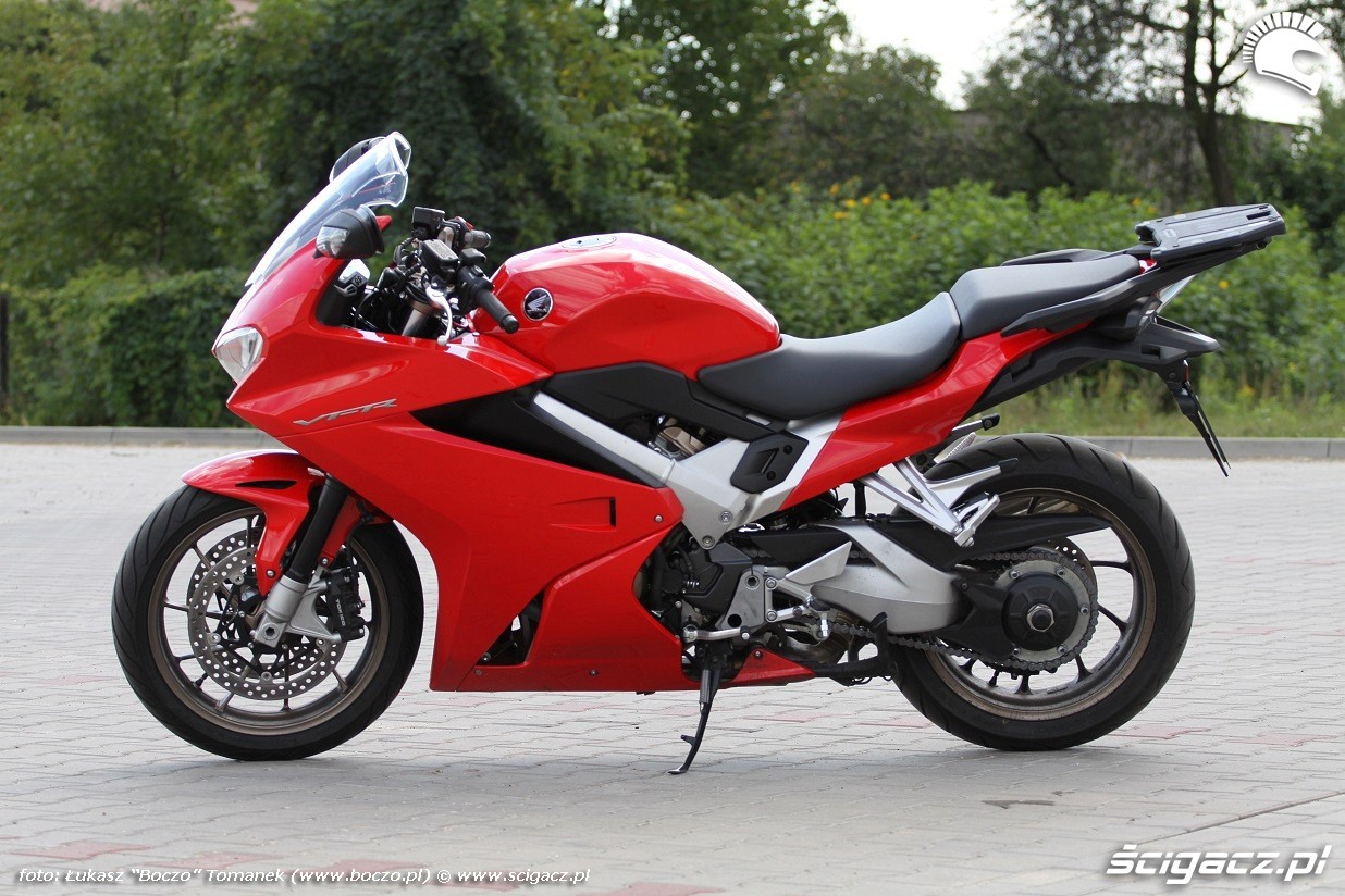 600rr vs vfr800