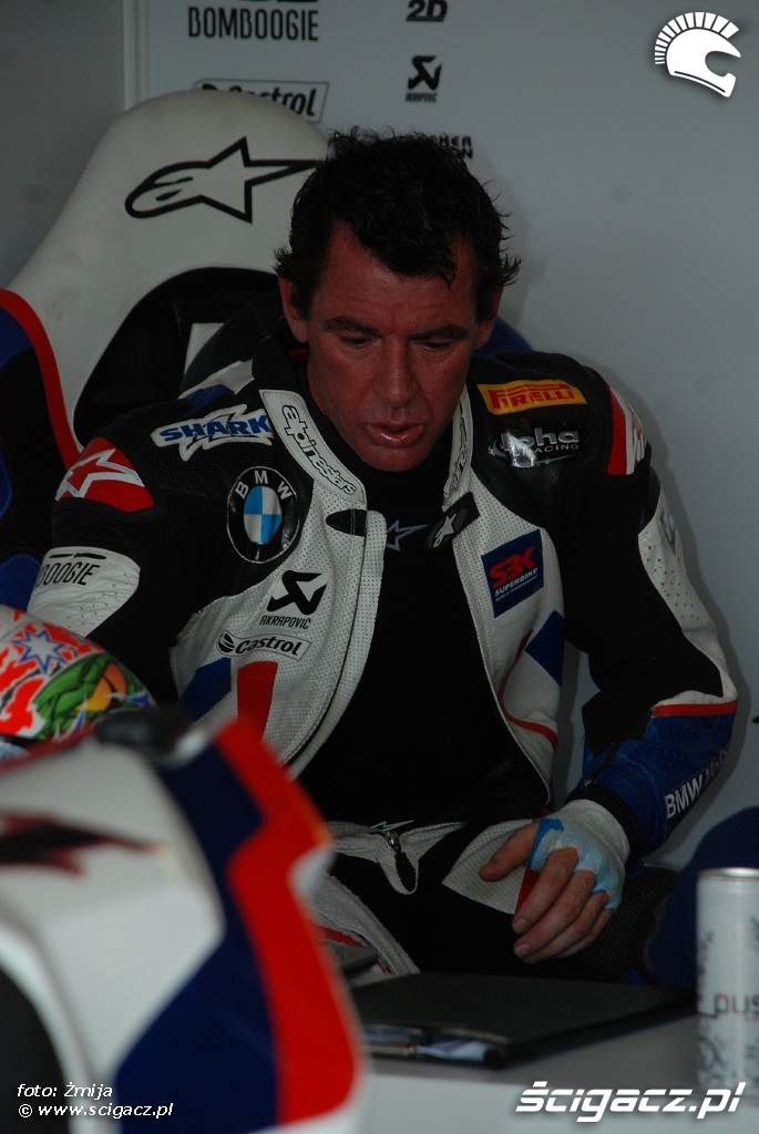 Troy Corser po treningu