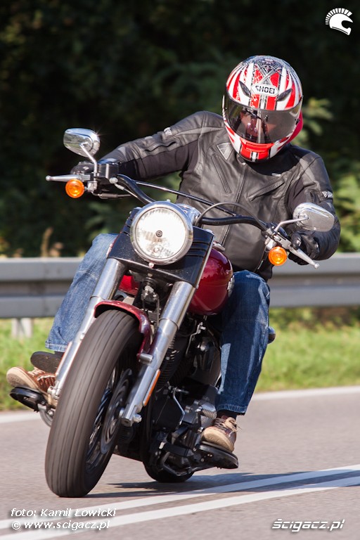 zakret przod Harley Davidson Softail Slim