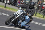 V Rod Muscle lans na miescie Harley Davidson