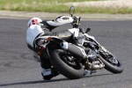 na kolanie suzuki gsr750 2011 test motocykla 10