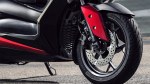 2018-Yamaha-XMAX-125-ABS-EU-Radical-Red-Detail-006