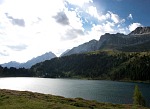 Jezioro Alpy na motocyklu