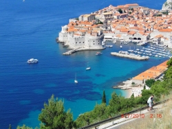 Dubrovnik,perla poludnia,pelno turystow,widozcki pocztowkowe