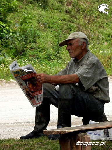 czytajac gazete