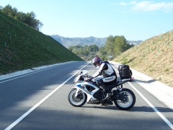 Zima na motocyklu w Hiszpanii Suzuki
