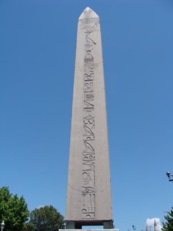 egipski obelisk